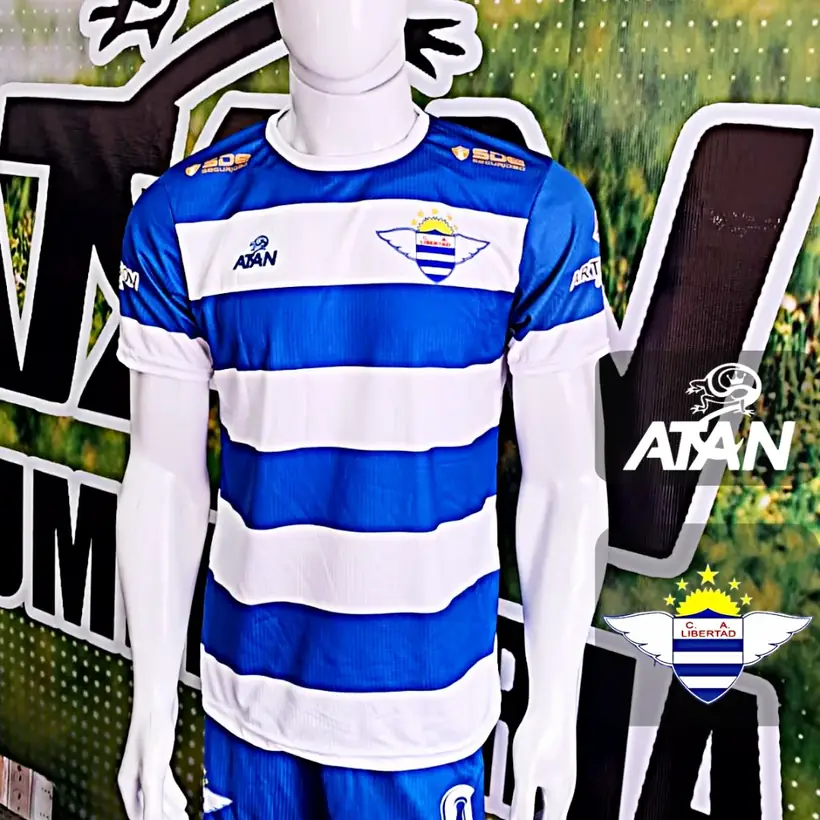 Conjunto de Club Atlético Libertad confeccionada por ATAN, sublimado total